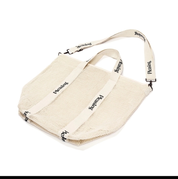 Harry Styles Pleasing Pop Up Holiday Beach Bag Tote Red - Picture 6 of 7